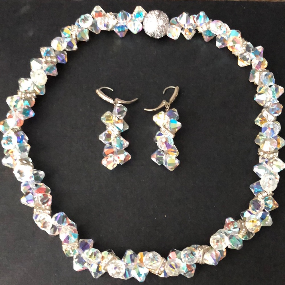Choker and earrings set